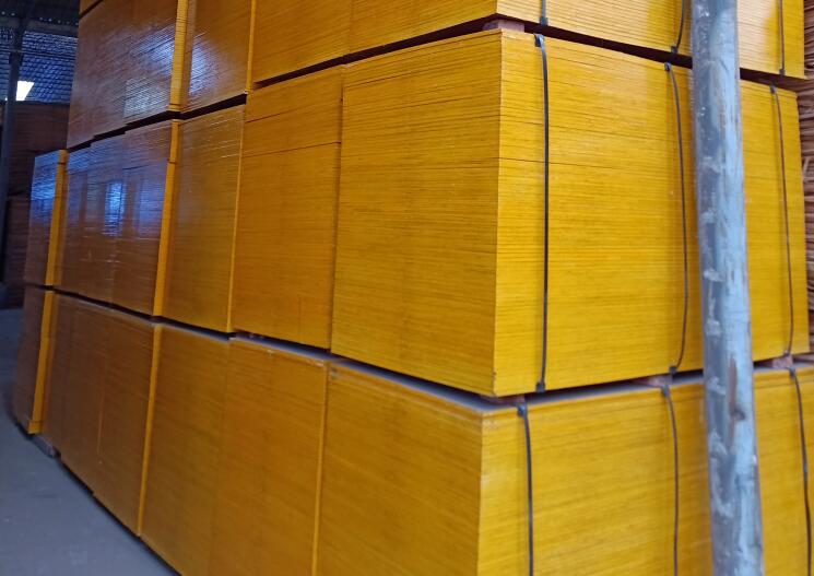 廣西建筑模板如何預(yù)防變形插圖2 通風(fēng)干燥的環(huán)境更適合存儲模板